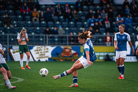 Two female soccer players from  1. FFC Turbine Potsdam